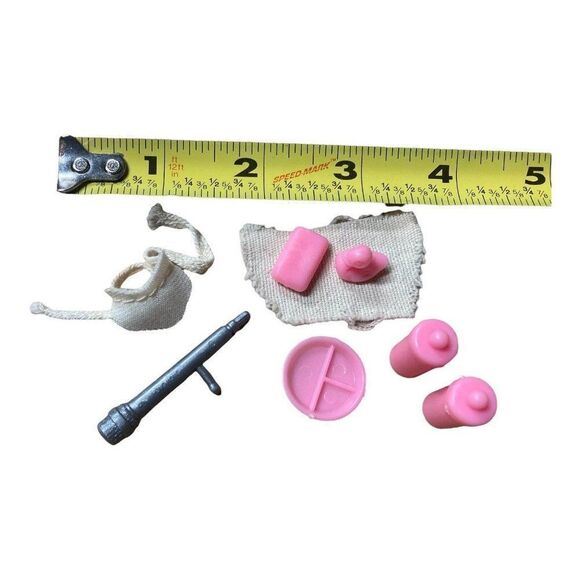 Mixed Lot of 8  Barbie Accessories Pink Plate Duck Suitcase Lotion Bottles Doll - Picture 3 of 3